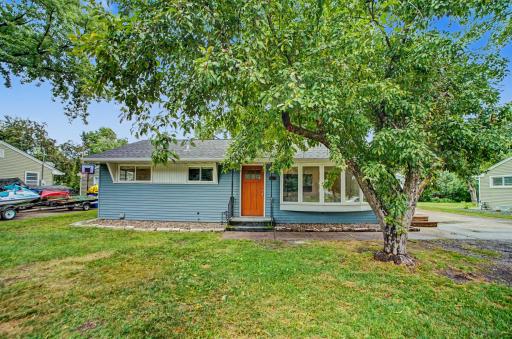 3674 Mcknight Road N, Saint Paul, MN 55110