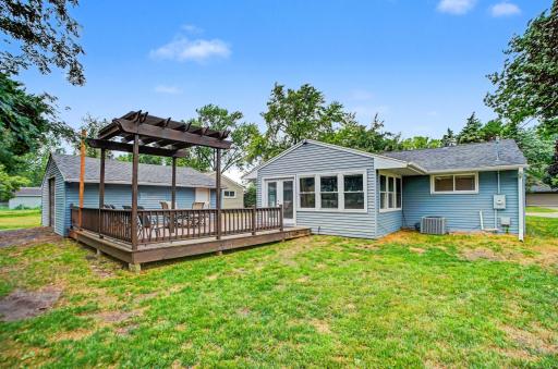 3674 Mcknight Road N, Saint Paul, MN 55110
