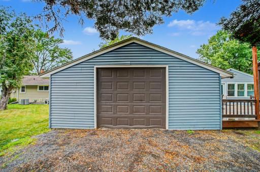 3674 Mcknight Road N, Saint Paul, MN 55110
