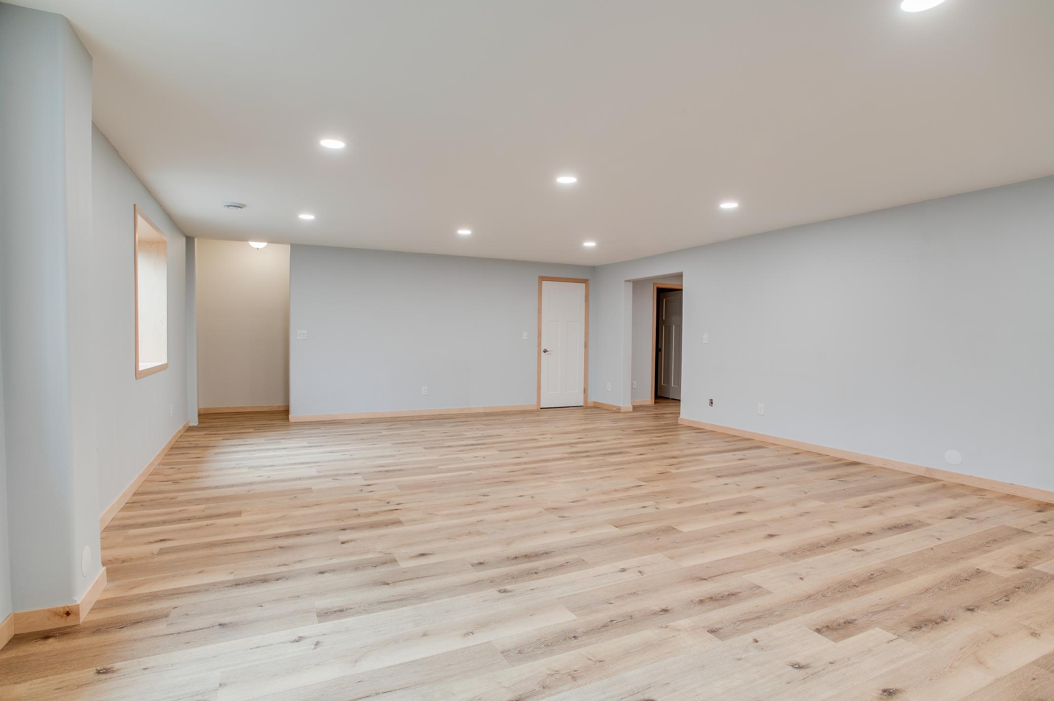 Room for games, theater, bar, all the activities & entertaining!