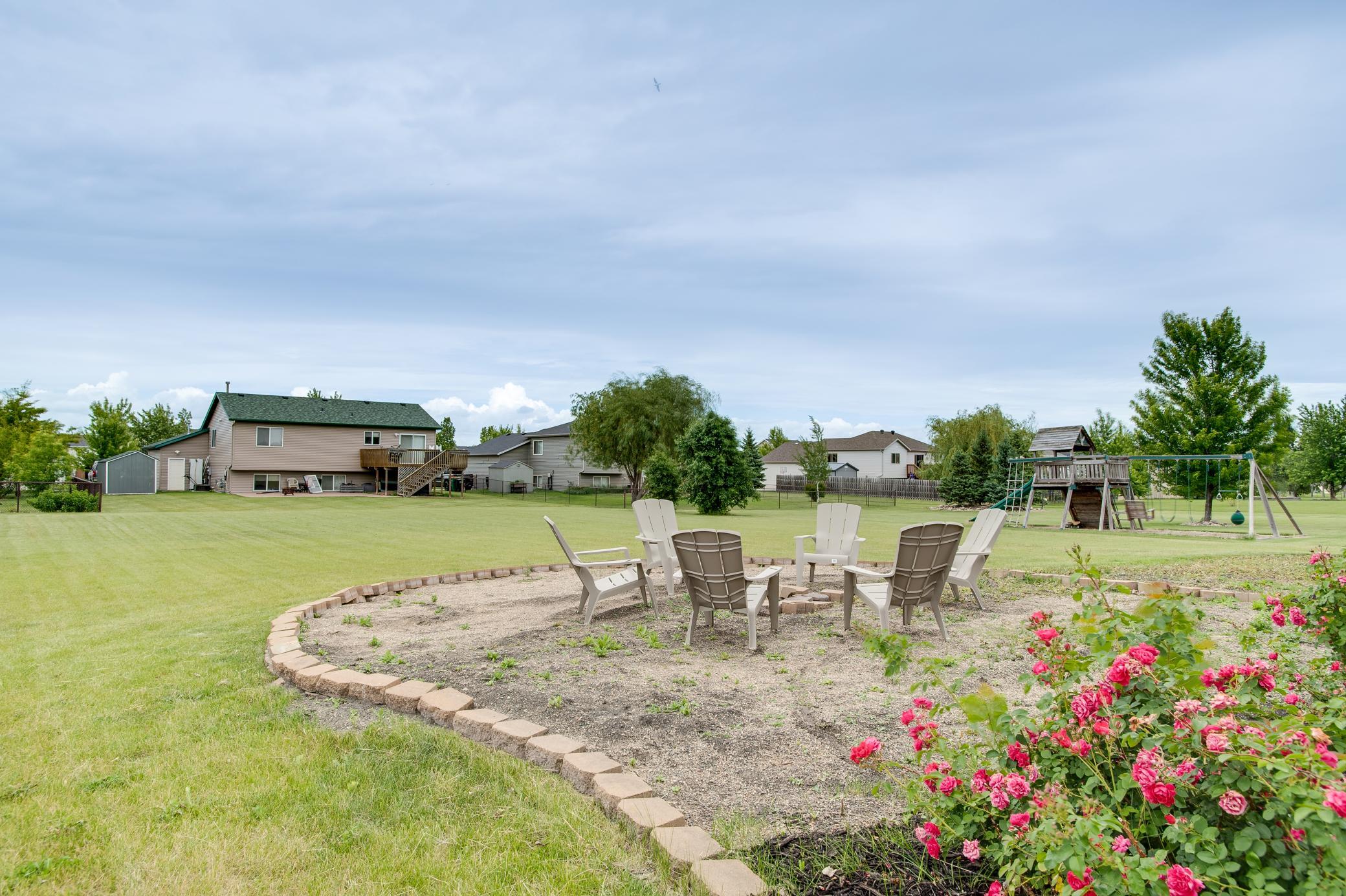 Pool, firepit, patio - so many possibilities!