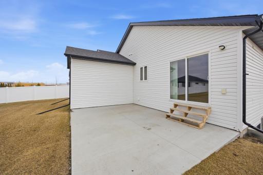 2595 72 Avenue S, Fargo, ND 58104