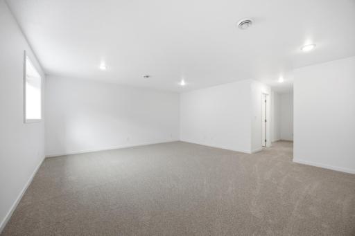 2595 72 Avenue S, Fargo, ND 58104
