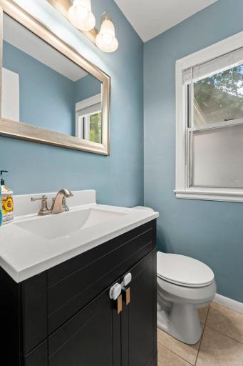 28-web-or-mls-1047 Dayton Ave-73.jpg