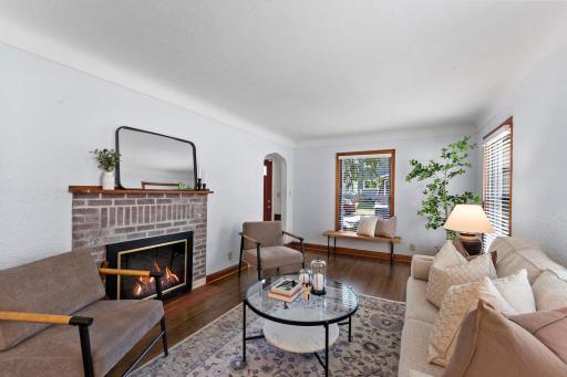 17-web-or-mls-1047 Dayton Ave-18.jpg