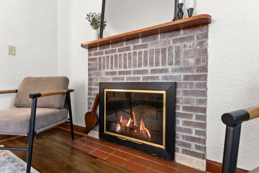 19-web-or-mls-1047 Dayton Ave-28.jpg