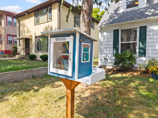 59-web-or-mls-1047 Dayton Ave-253.jpg