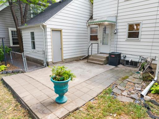 63-web-or-mls-1047 Dayton Ave-267.jpg