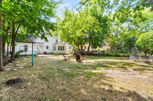 49-web-or-mls-1047 Dayton Ave-178.jpg