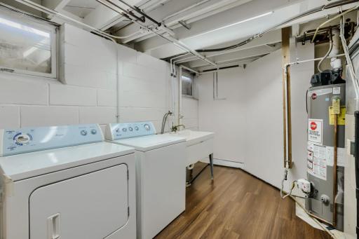 900 W 84th St - Web Quality - 013 - 13 Laundry Room.jpg
