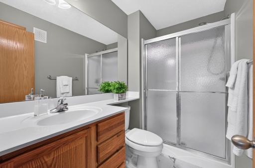 20053 Heritage Drive, Lakeville, MN 55044