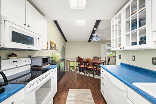 8723 Maplebrook Parkway N, Minneapolis, MN 55445