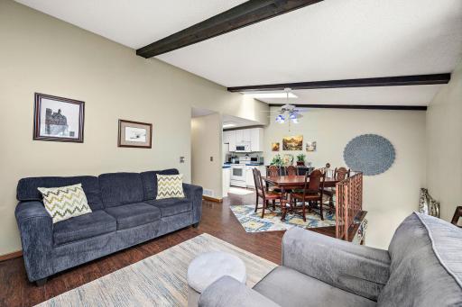 8723 Maplebrook Parkway N, Minneapolis, MN 55445