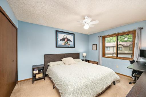 8723 Maplebrook Parkway N, Minneapolis, MN 55445