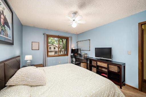 8723 Maplebrook Parkway N, Minneapolis, MN 55445