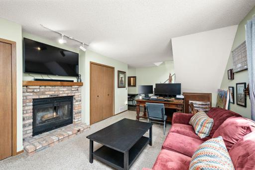8723 Maplebrook Parkway N, Minneapolis, MN 55445