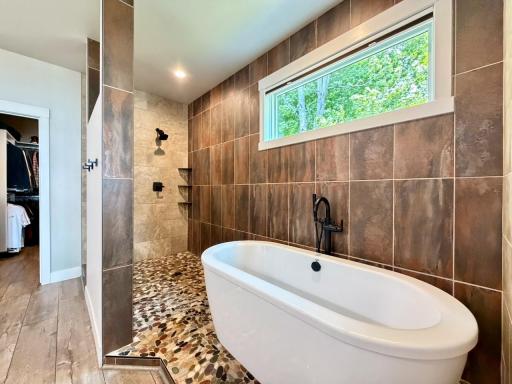 25274 Newport Beach Road, Detroit Lakes, MN 56501
