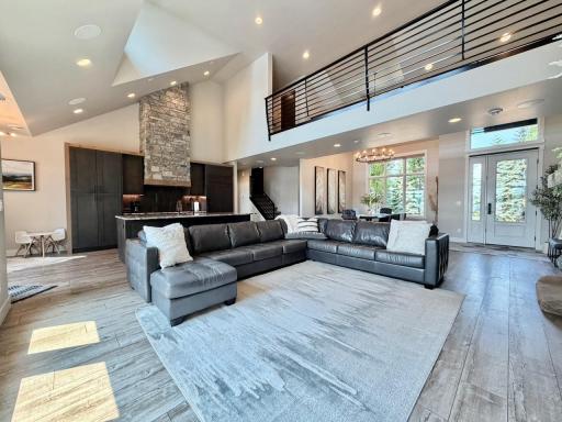 25274 Newport Beach Road, Detroit Lakes, MN 56501