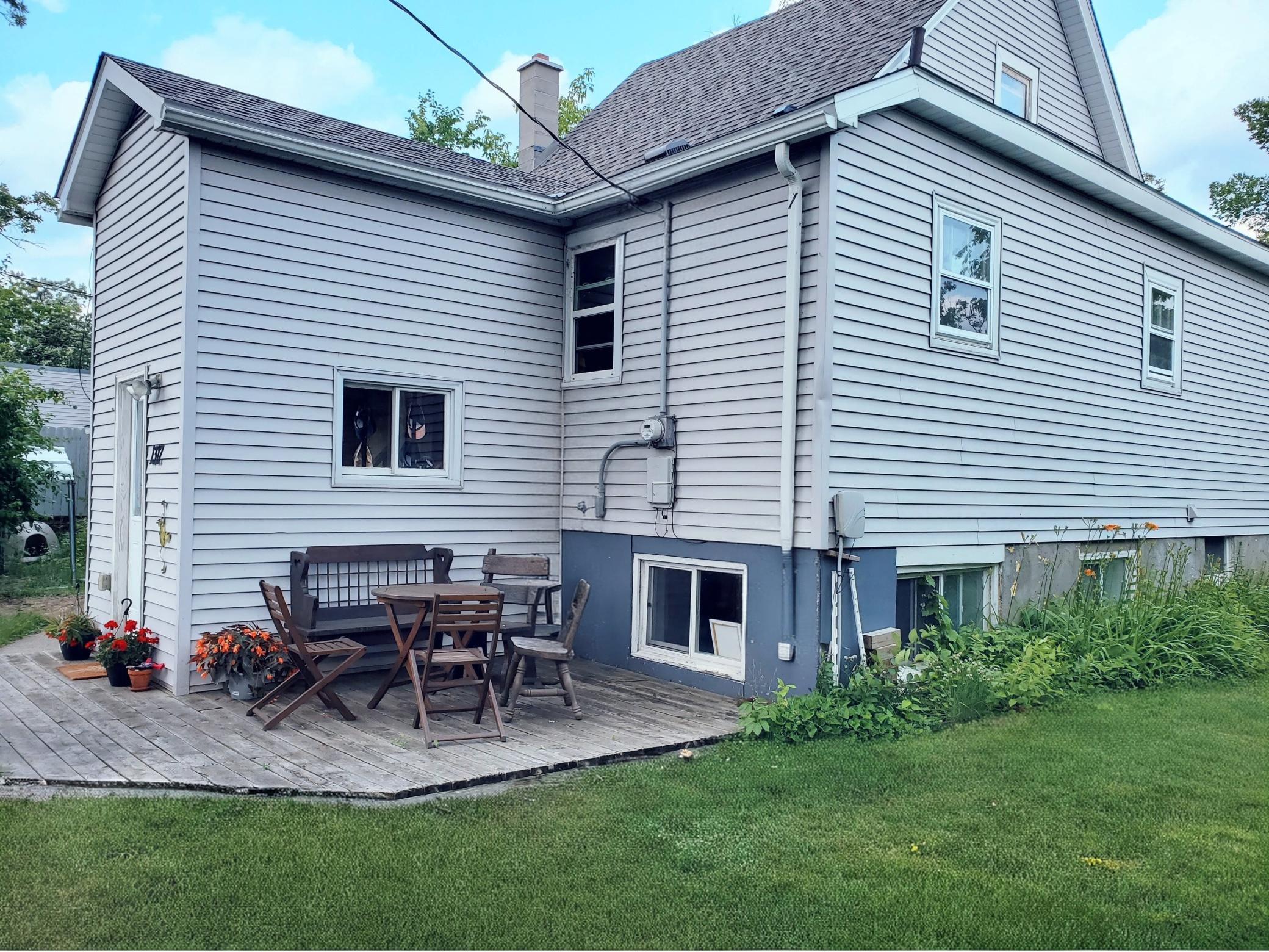 outdoor deck