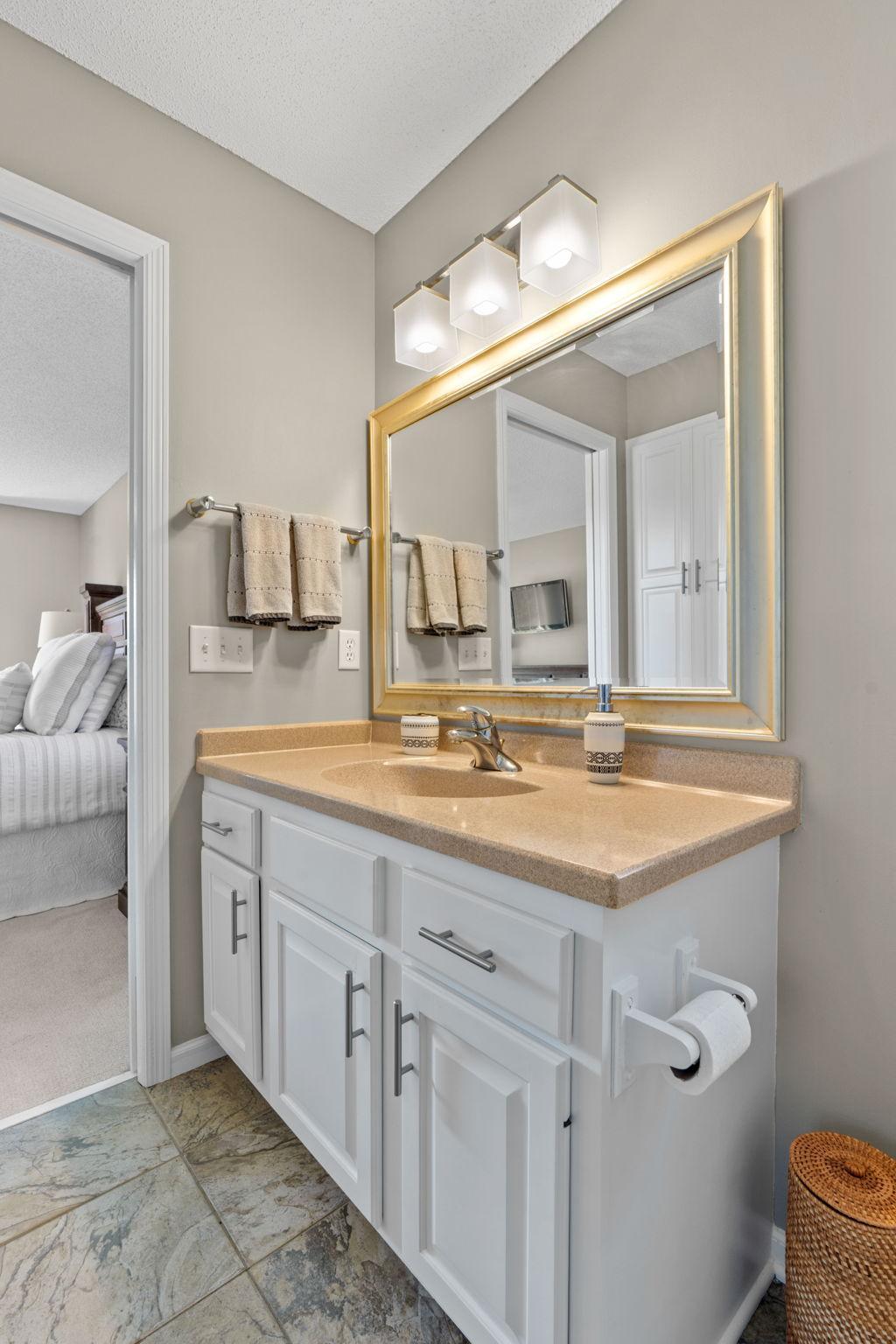 35-web-or-mls-9148 211th St W-44.jpg