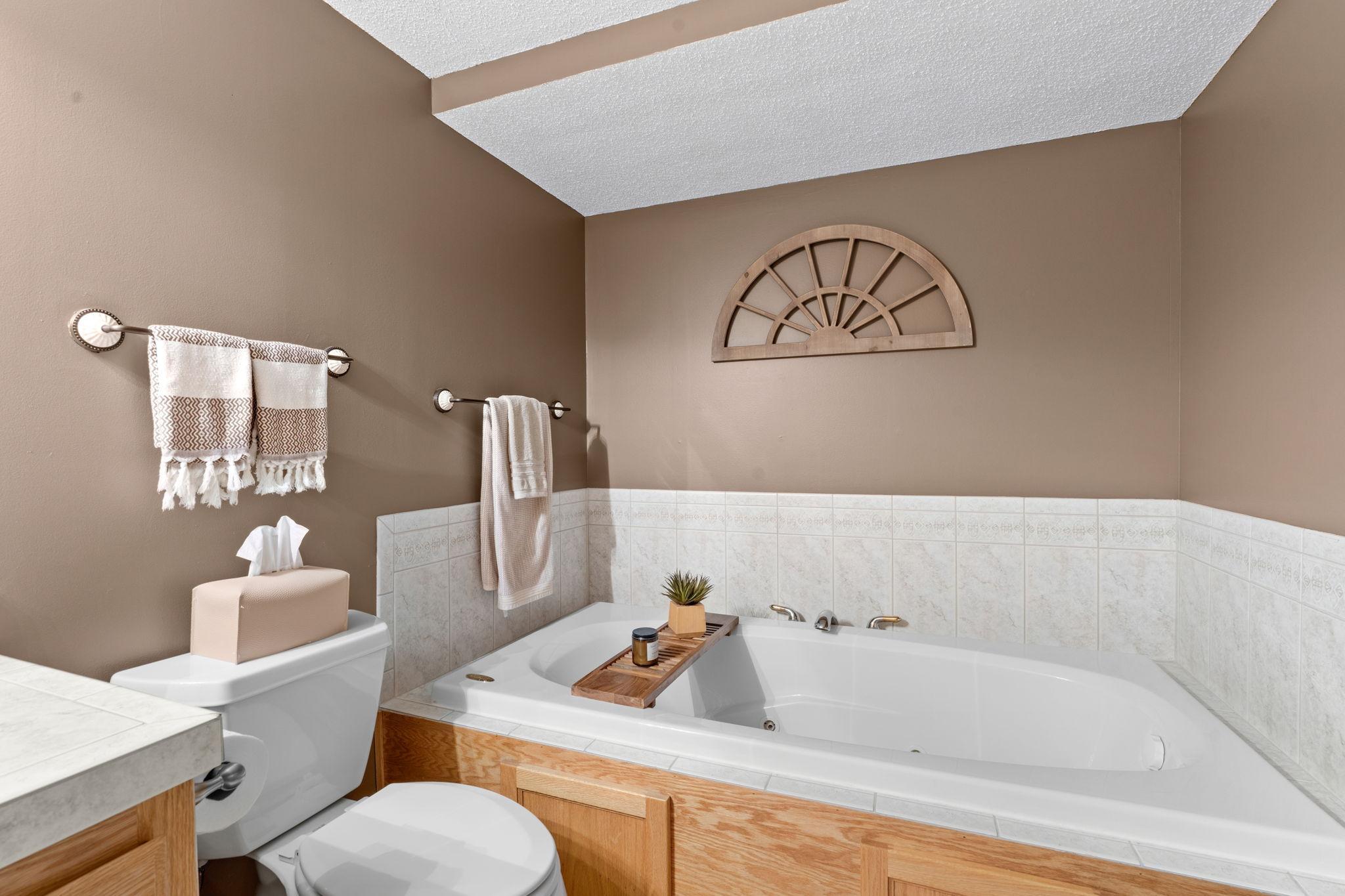 50-web-or-mls-9148 211th St W-59.jpg