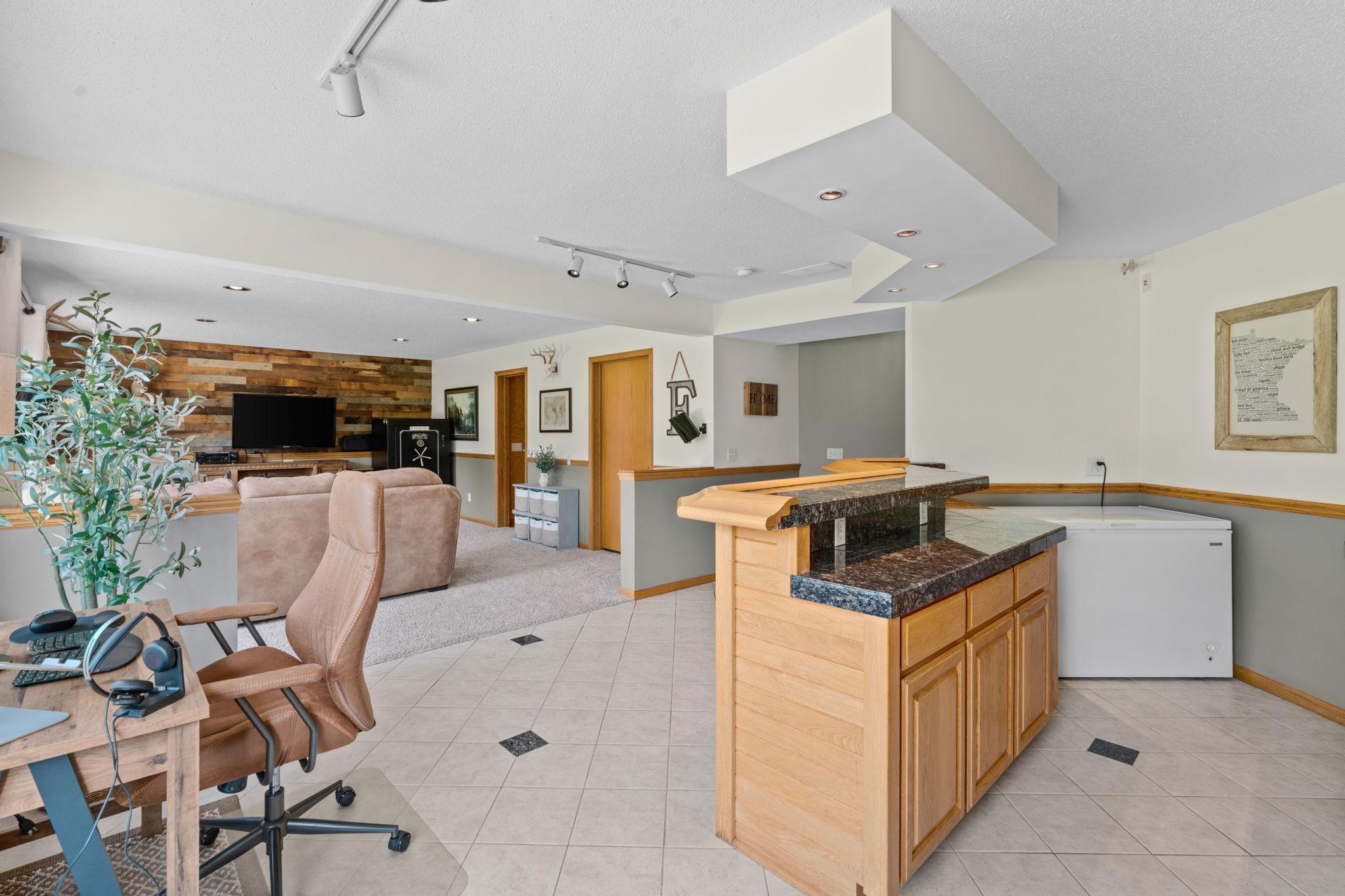 47-web-or-mls-9148 211th St W-56.jpg