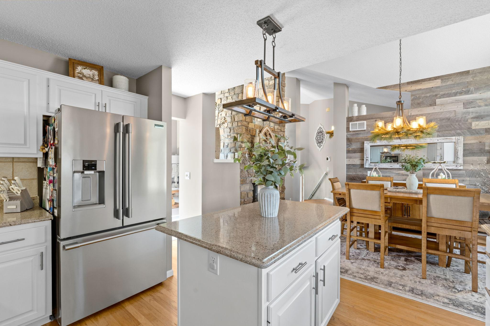 24-web-or-mls-9148 211th St W-33.jpg