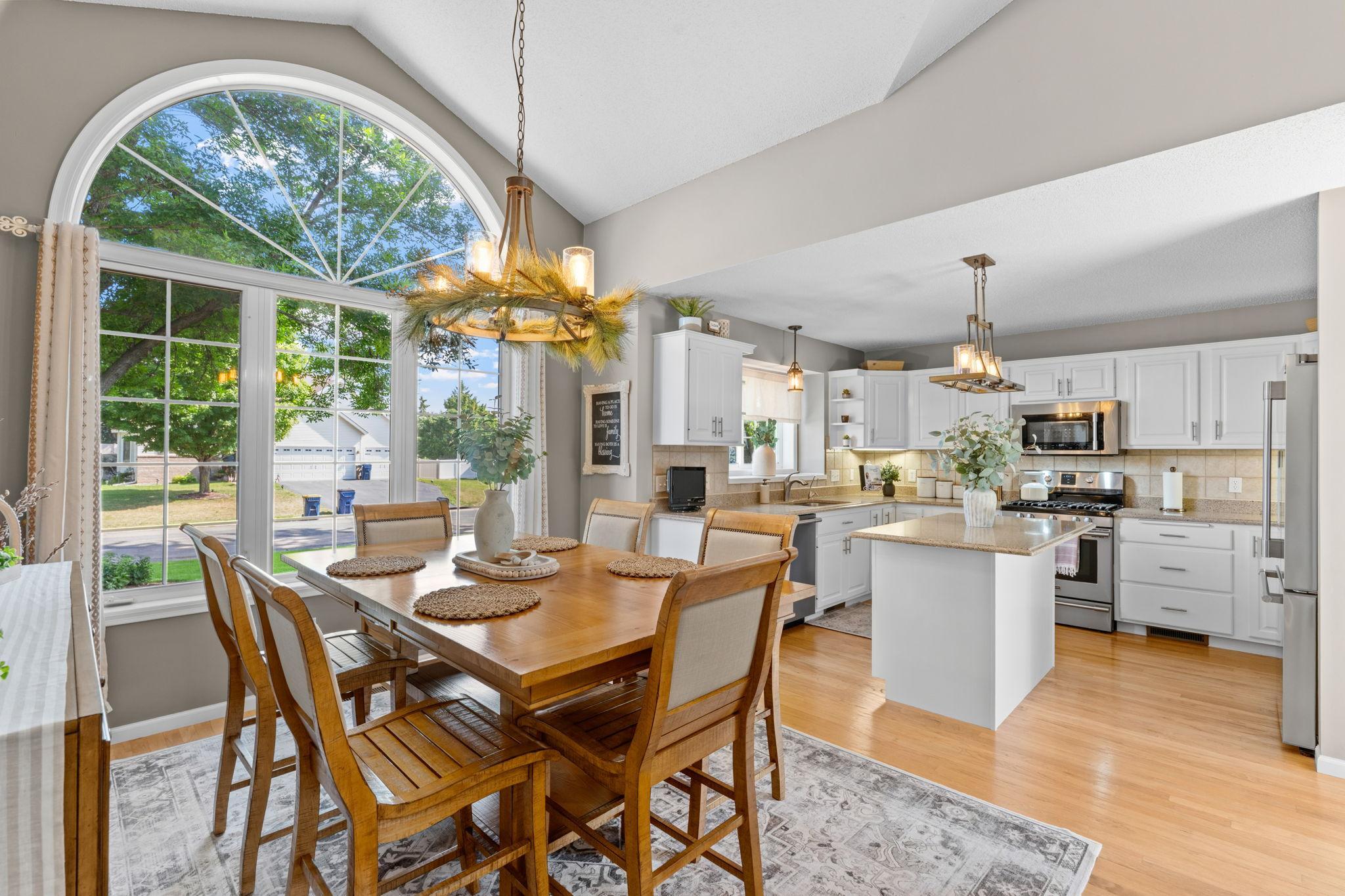 19-web-or-mls-9148 211th St W-28.jpg