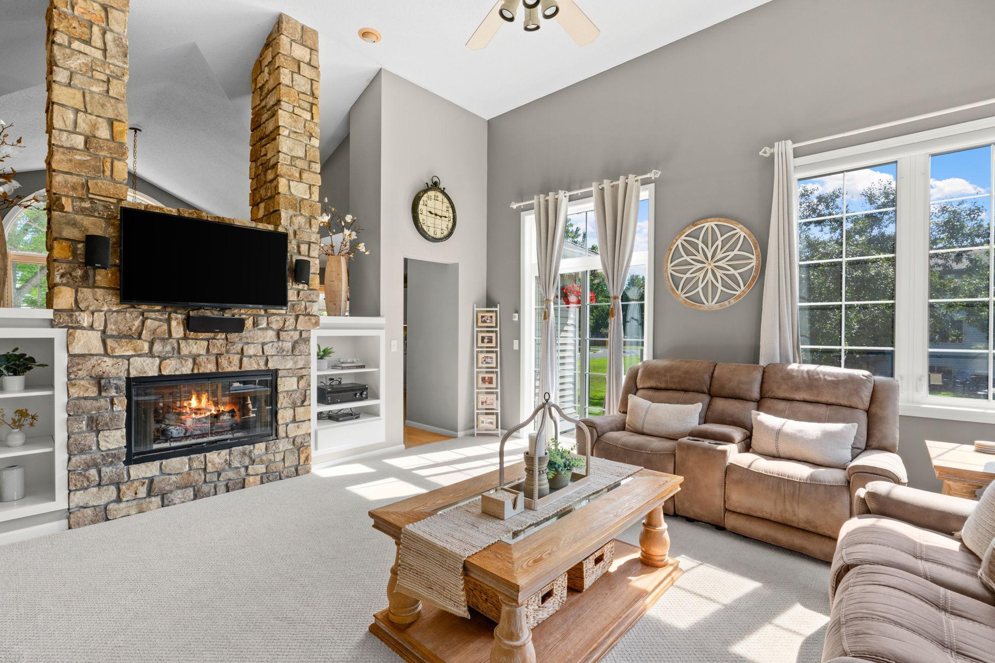 28-web-or-mls-9148 211th St W-37.jpg