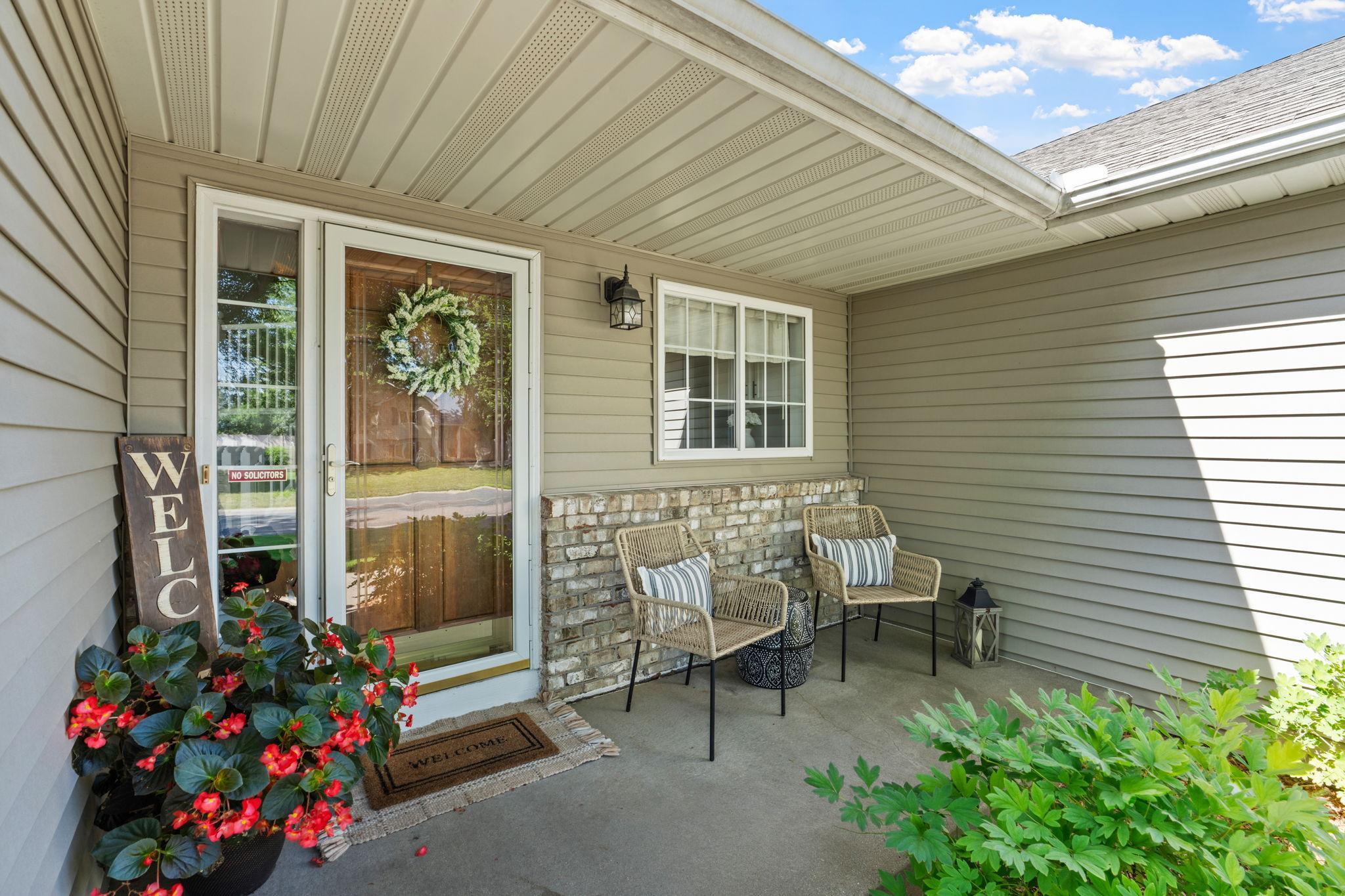 6-web-or-mls-9148 211th St W-4.jpg