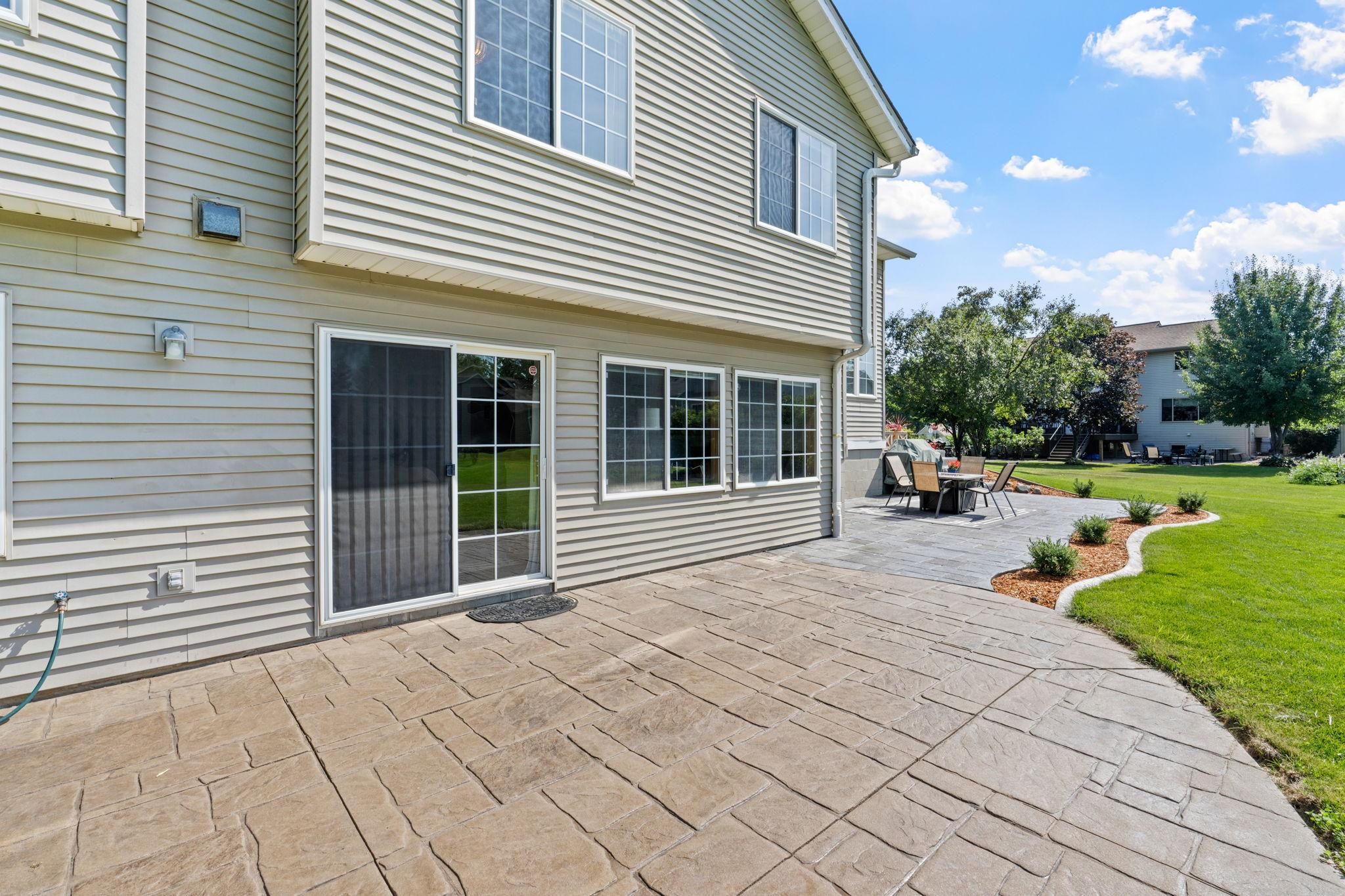 10-web-or-mls-9148 211th St W-8.jpg