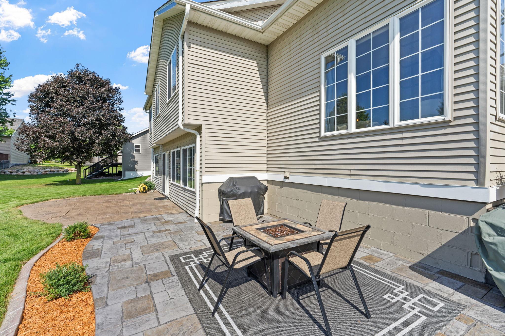 12-web-or-mls-9148 211th St W-10.jpg