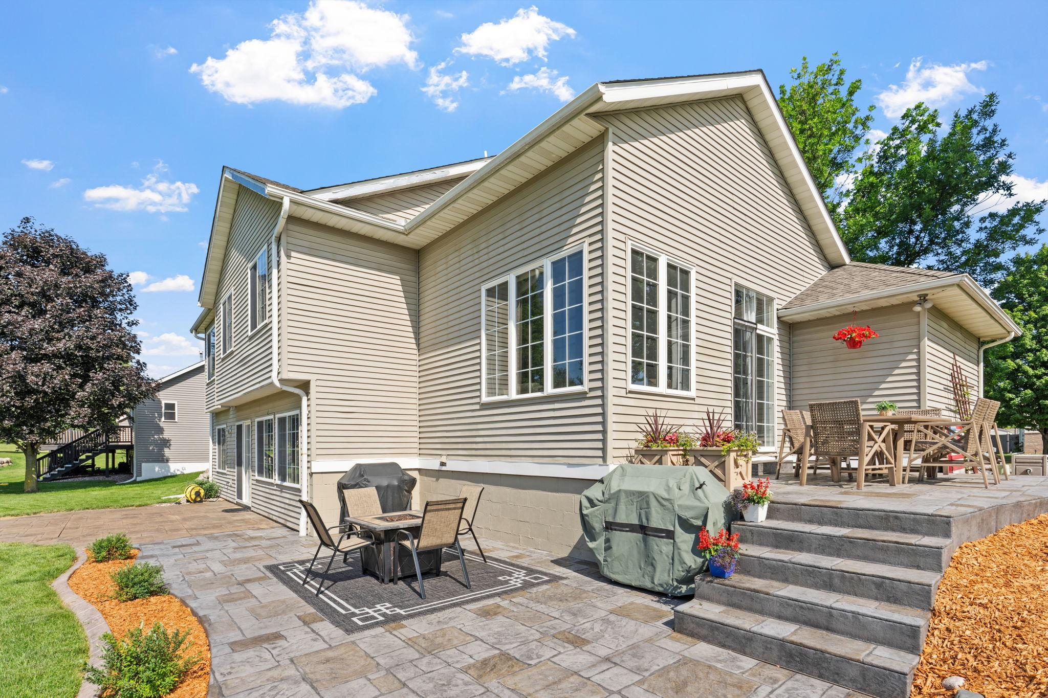 8-web-or-mls-9148 211th St W-6.jpg