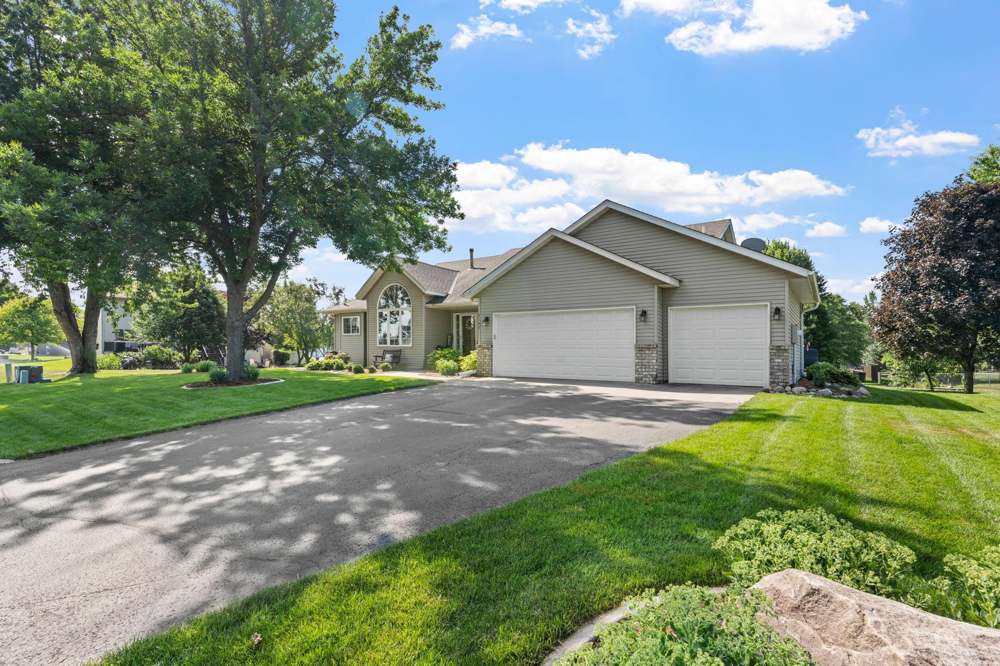 4-web-or-mls-9148 211th St W-2.jpg