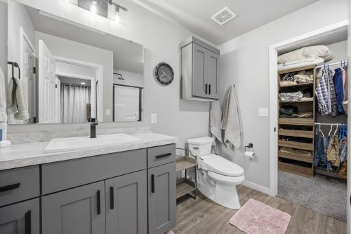 5848 Deb Drive W, West Fargo, ND 58078