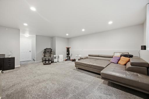 5848 Deb Drive W, West Fargo, ND 58078