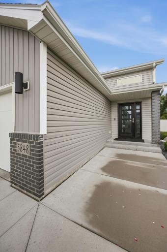 5848 Deb Drive W, West Fargo, ND 58078