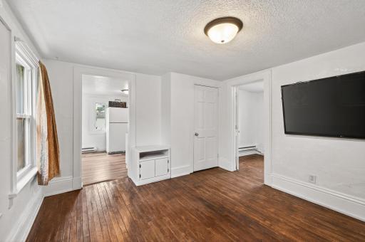 828 Englewood Avenue, Saint Paul, MN 55104