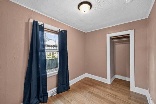 828 Englewood Avenue, Saint Paul, MN 55104