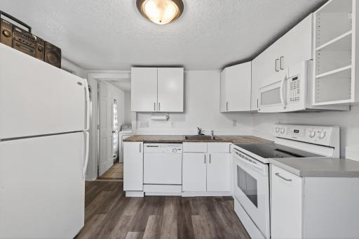 828 Englewood Avenue, Saint Paul, MN 55104