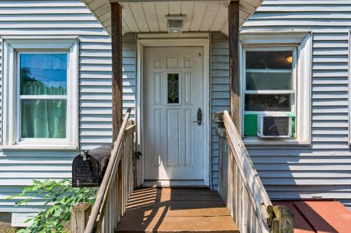 828 Englewood Avenue, Saint Paul, MN 55104