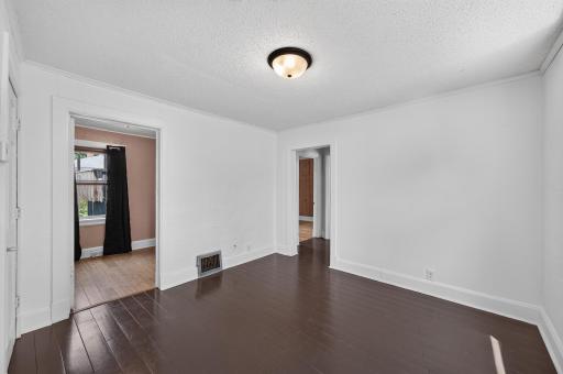 828 Englewood Avenue, Saint Paul, MN 55104