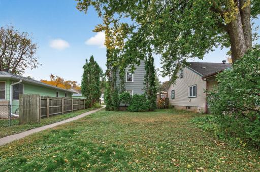 828 Englewood Avenue, Saint Paul, MN 55104