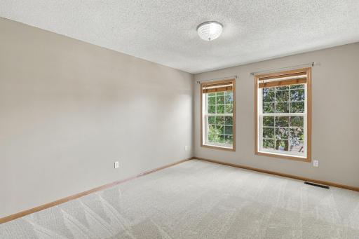 1560 Oakbrooke Terrace, Saint Paul, MN 55122