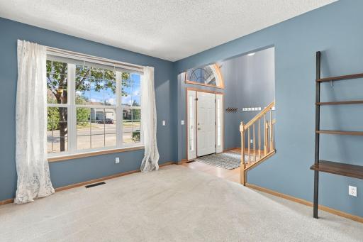 Multi-use bonus room - formal dining room / den / office