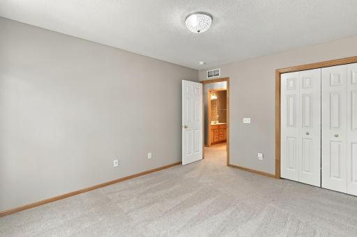 1560 Oakbrooke Terrace, Saint Paul, MN 55122