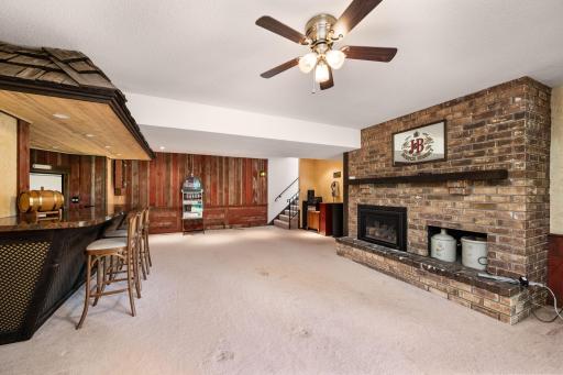 Lower level recreation room/family room with gas fireplace