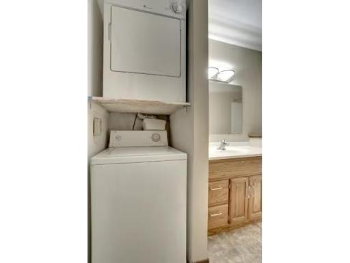 2240-ridge-dr-unit-33-saint-louis-park-mn-washer-dryer.jpeg
