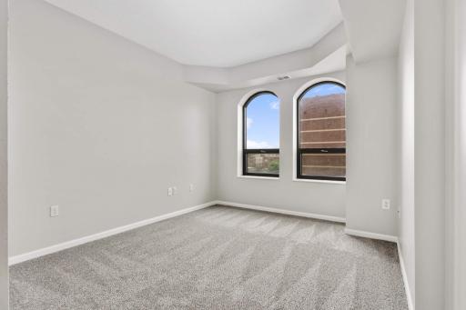 Minneapolis, MN 55404