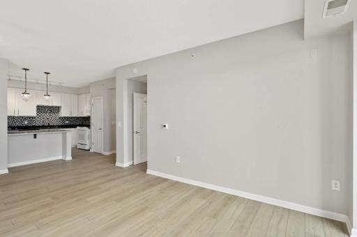 Minneapolis, MN 55404